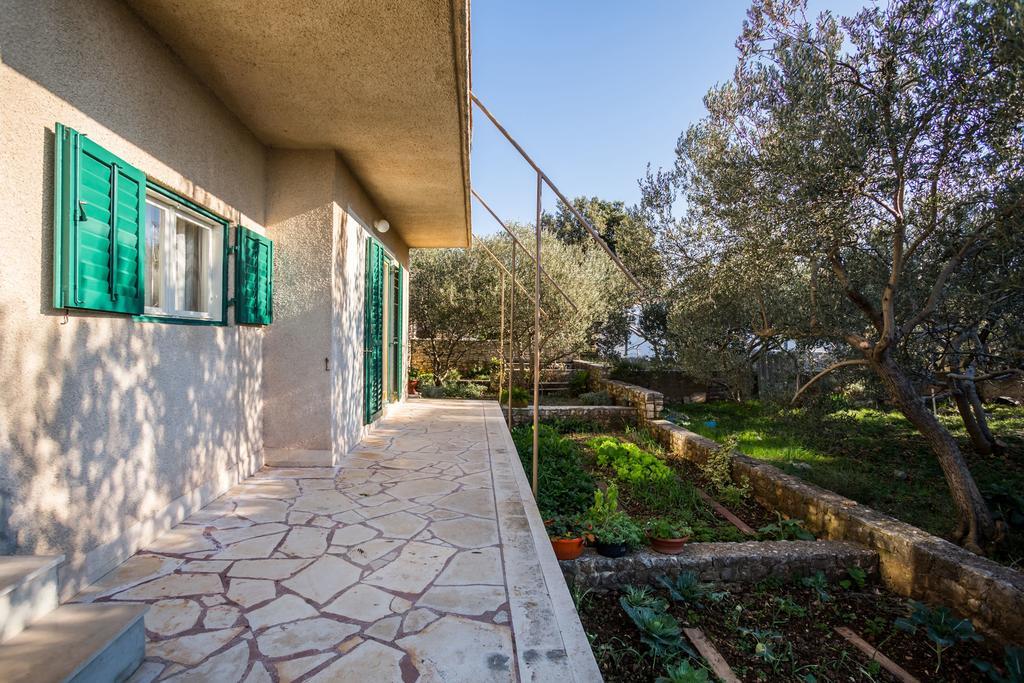 Apartment Srecko Vinišće Exterior foto